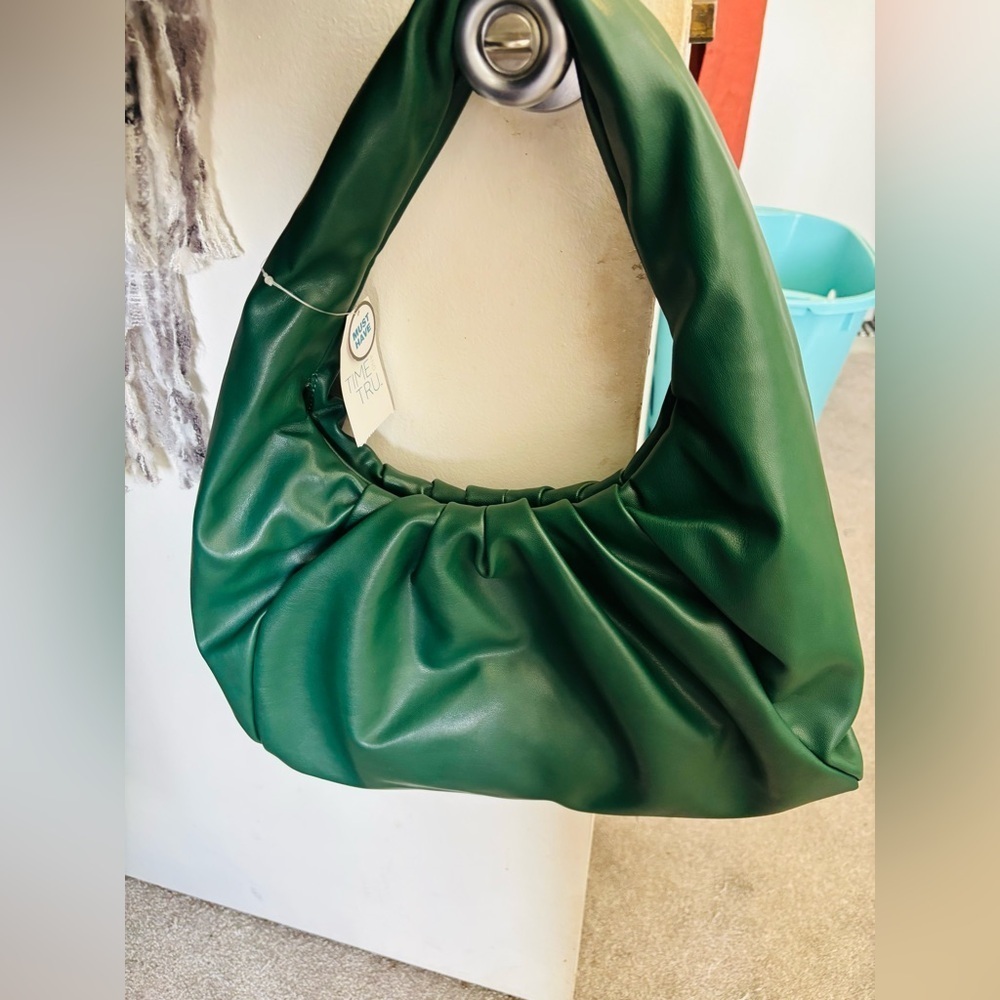 Time and Tru Green shoulder purse